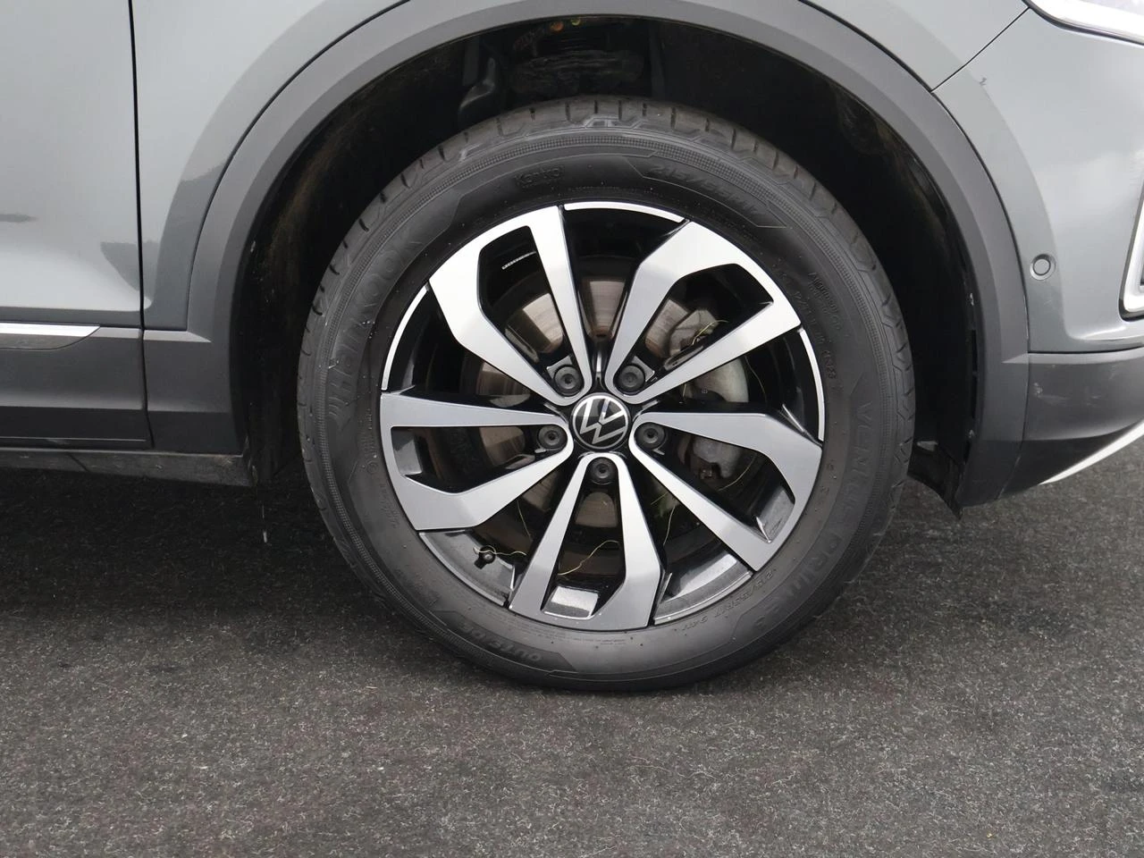 Volkswagen-T-Roc-image-1