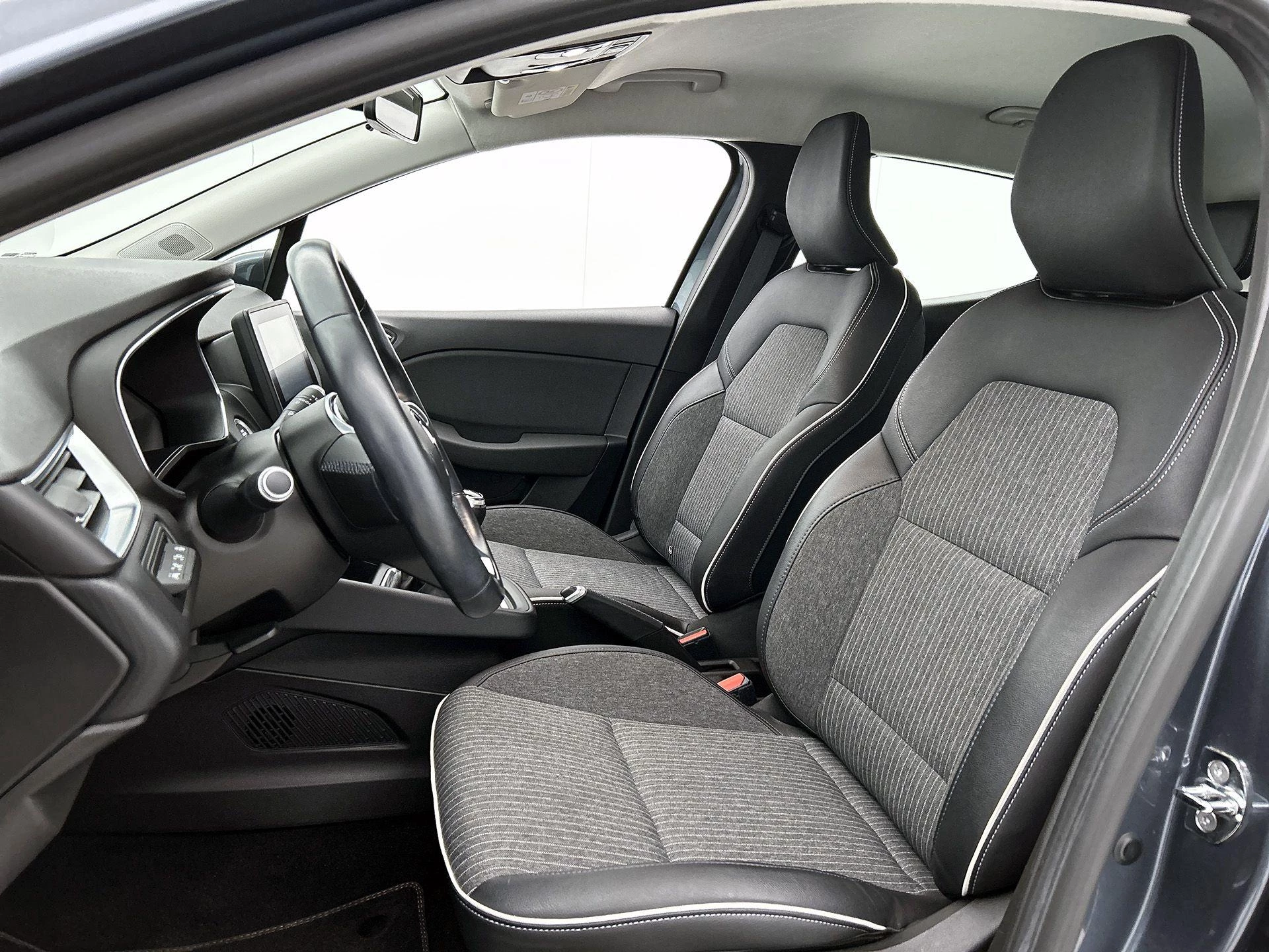 Renault-Clio-image-33