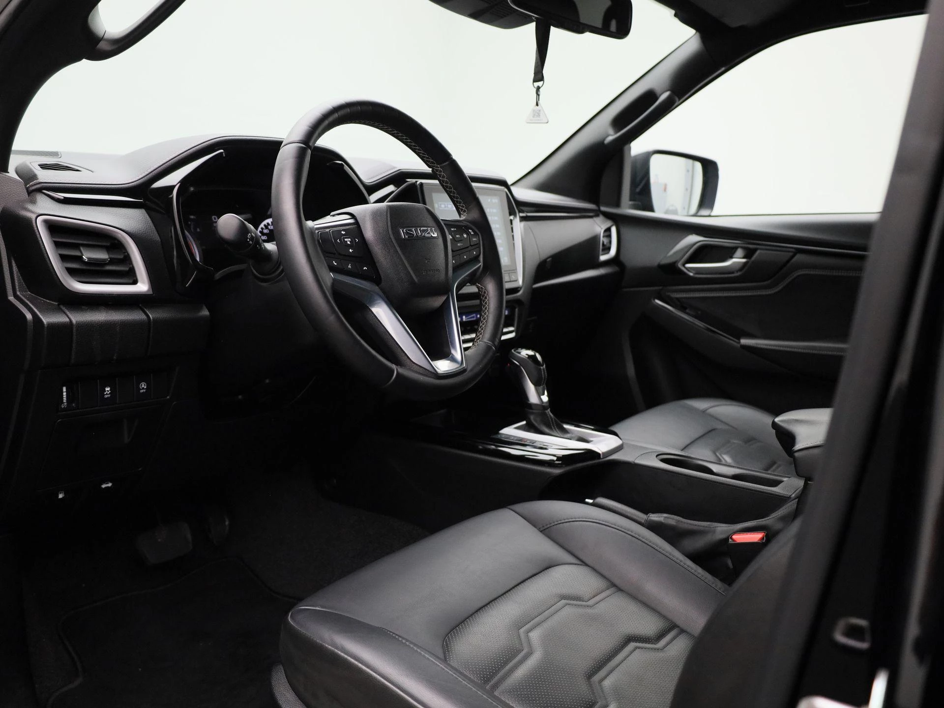 Isuzu-D-Max-image-35