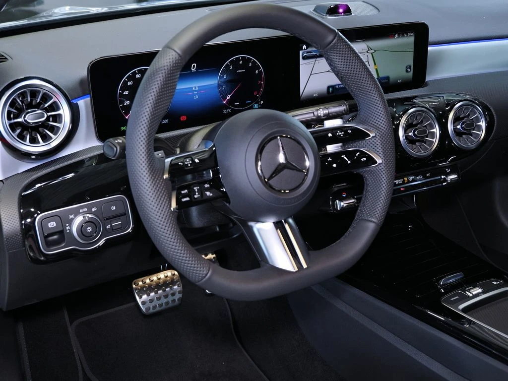 Mercedes-Benz-A-Klasse 180-image-6