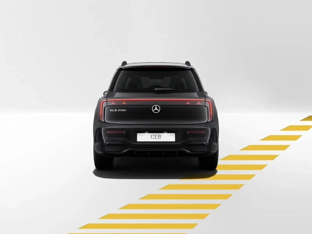 Mercedes-Benz-GLB 250+-image-4
