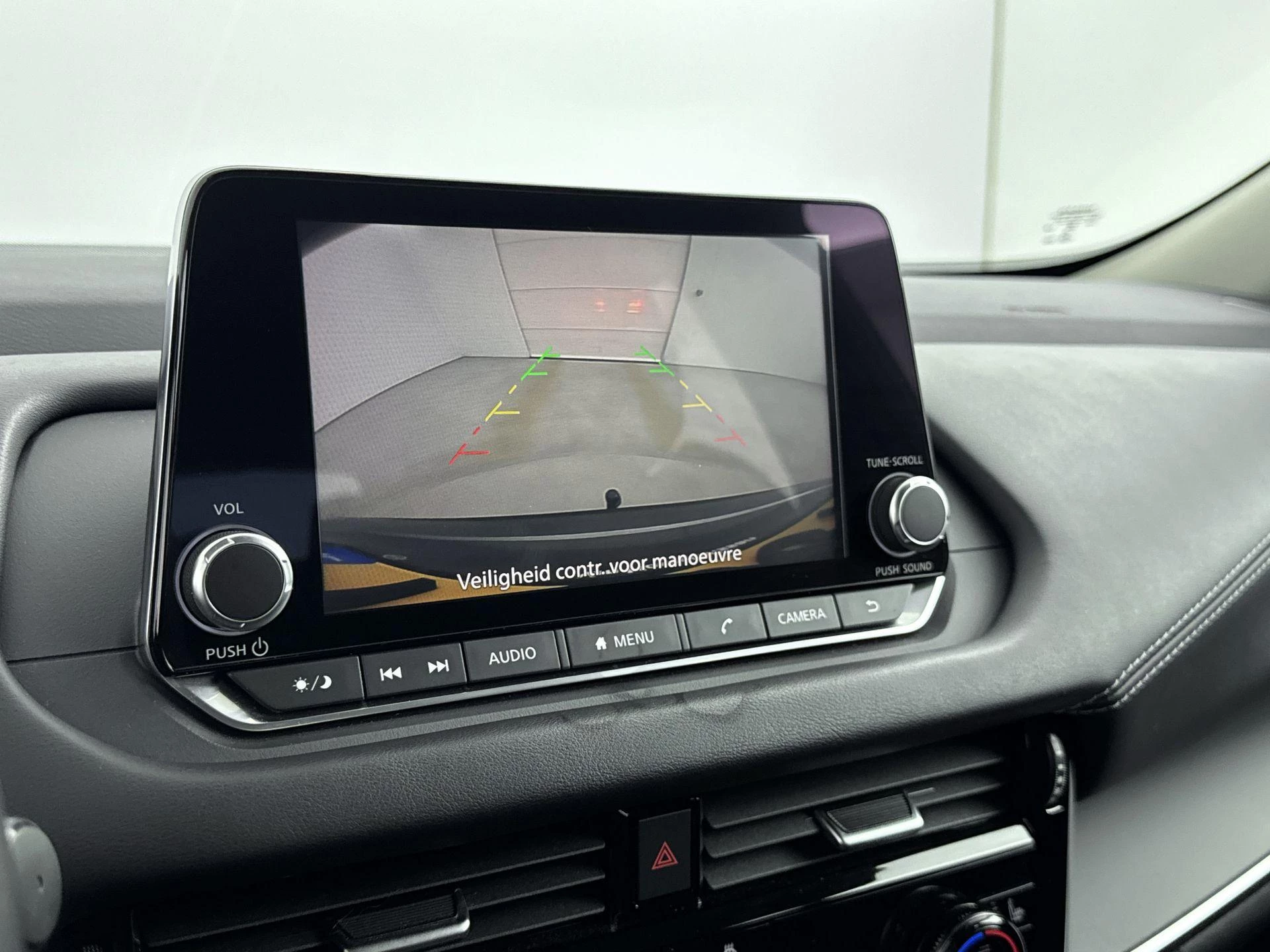 Nissan-QASHQAI-image-7