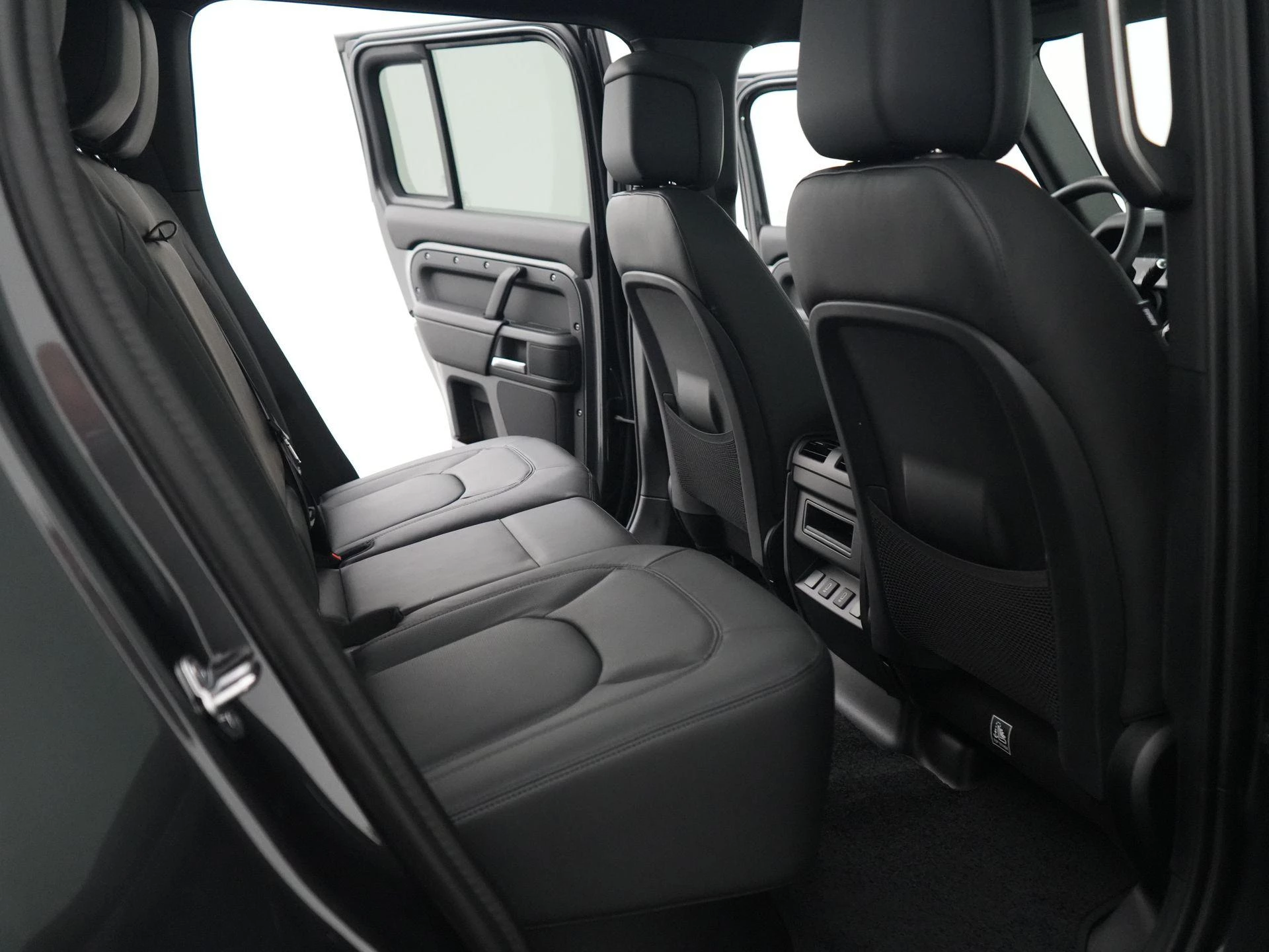 Land Rover-Defender-image-38