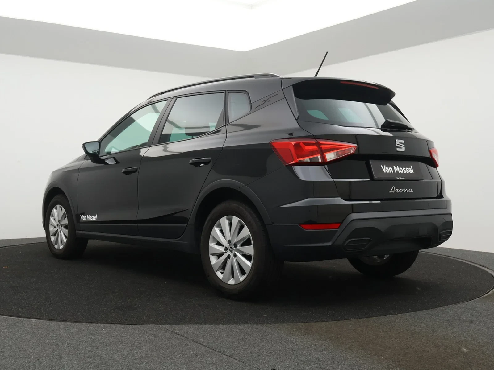 SEAT-Arona-image-6