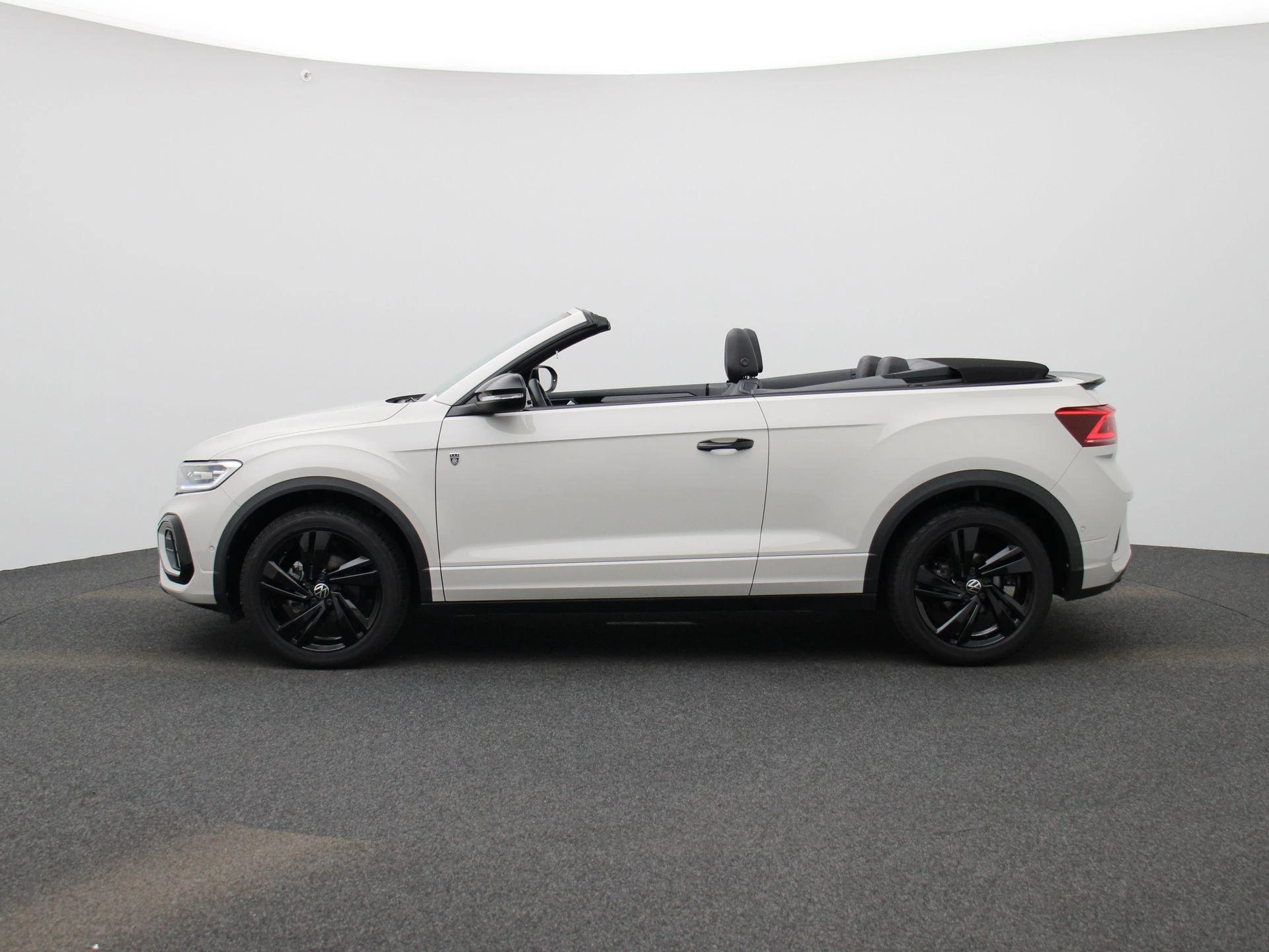 Volkswagen-T-Roc-image-3