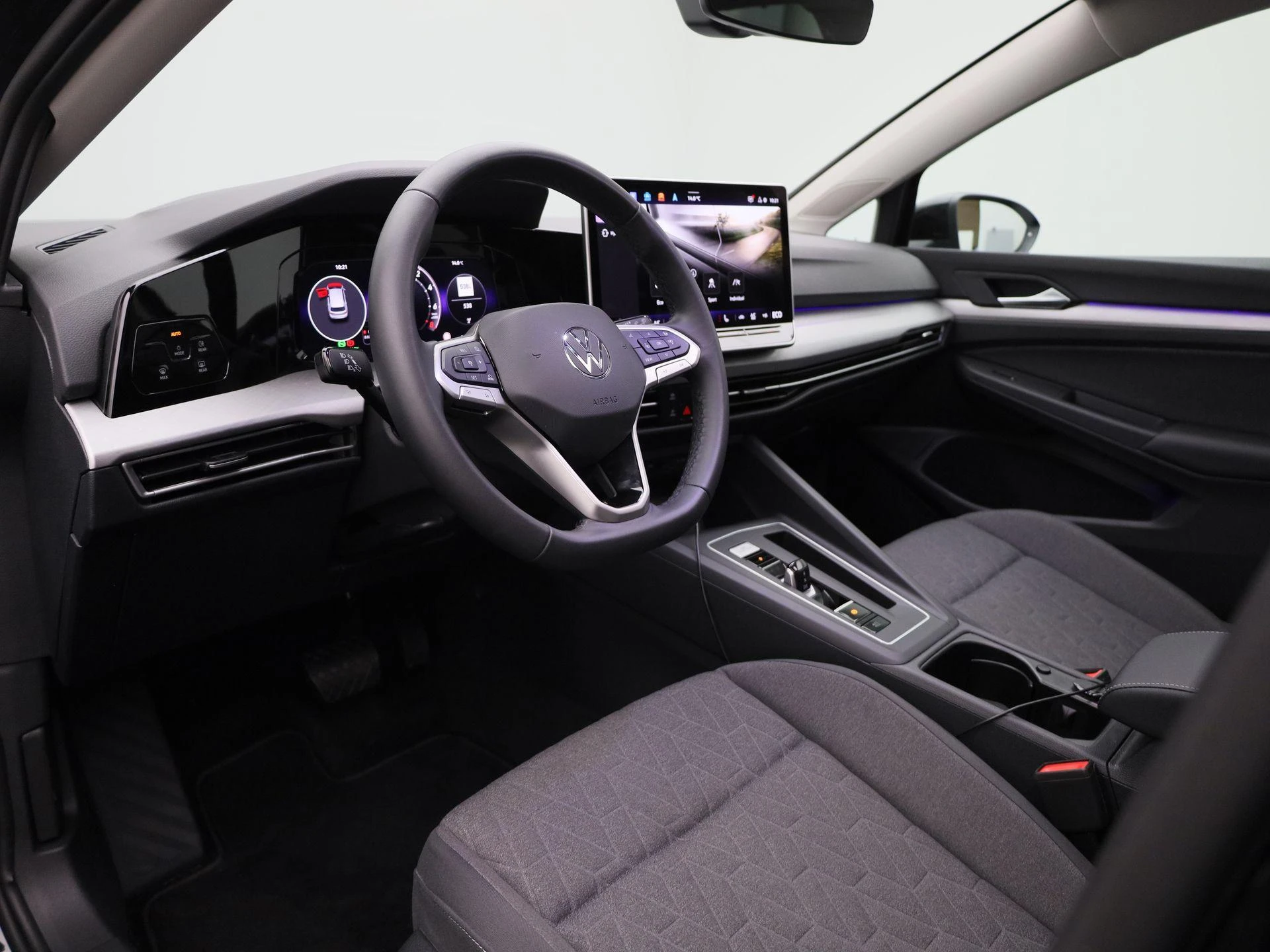 Volkswagen-Golf-image-33