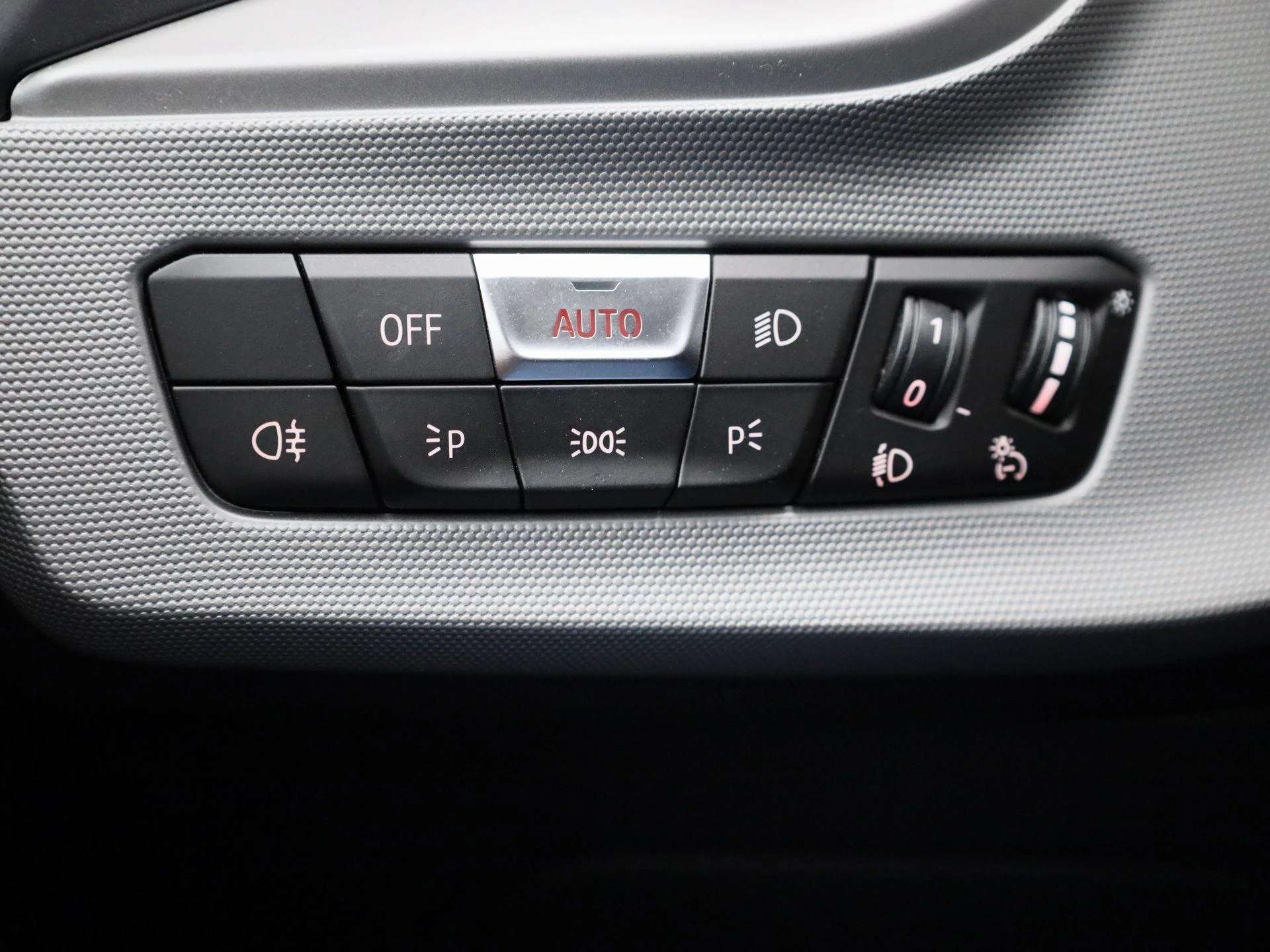 BMW Série 1 Hatch 118iA (100 kW)