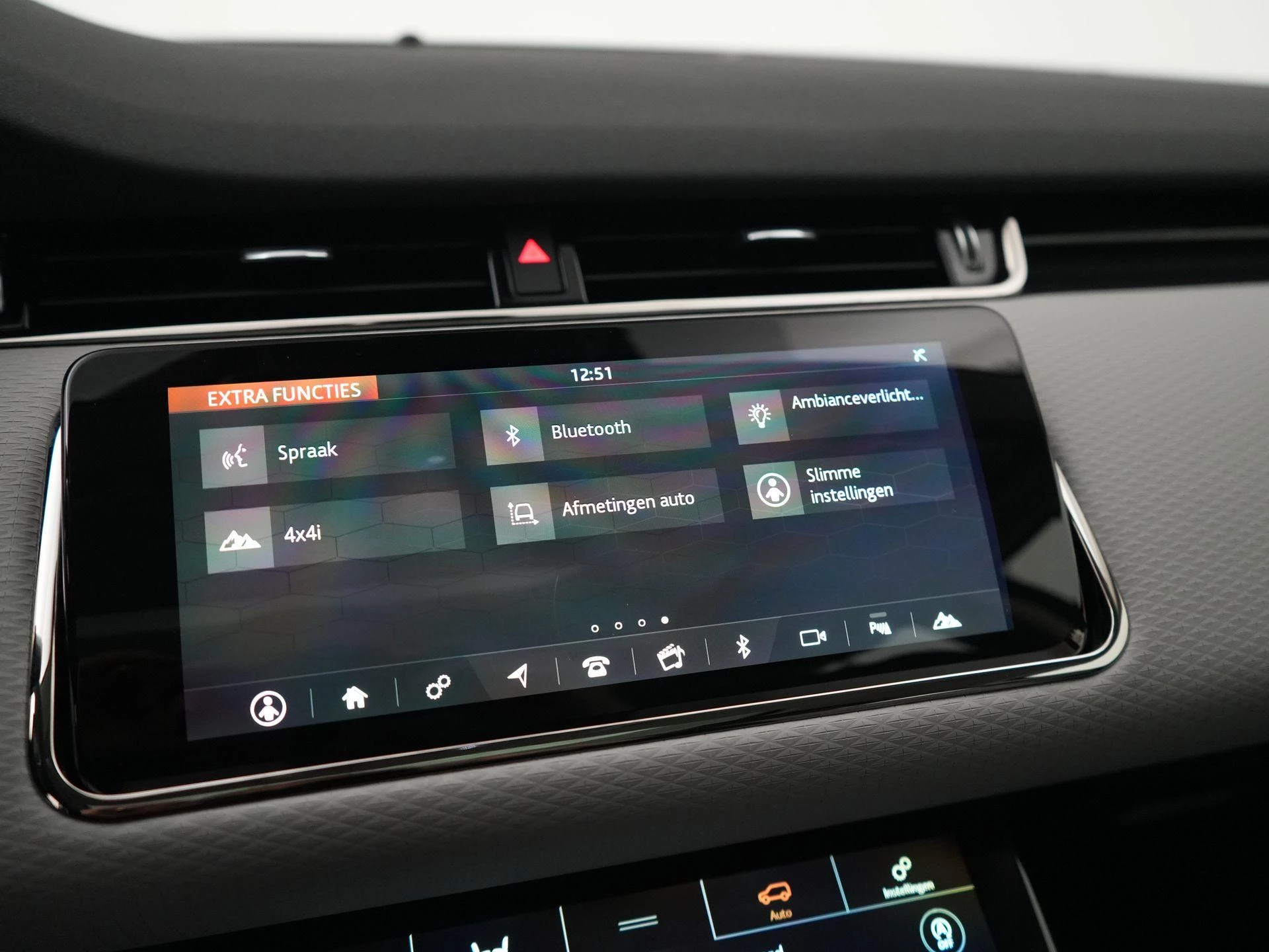 Land Rover-Range Rover Evoque-image-26