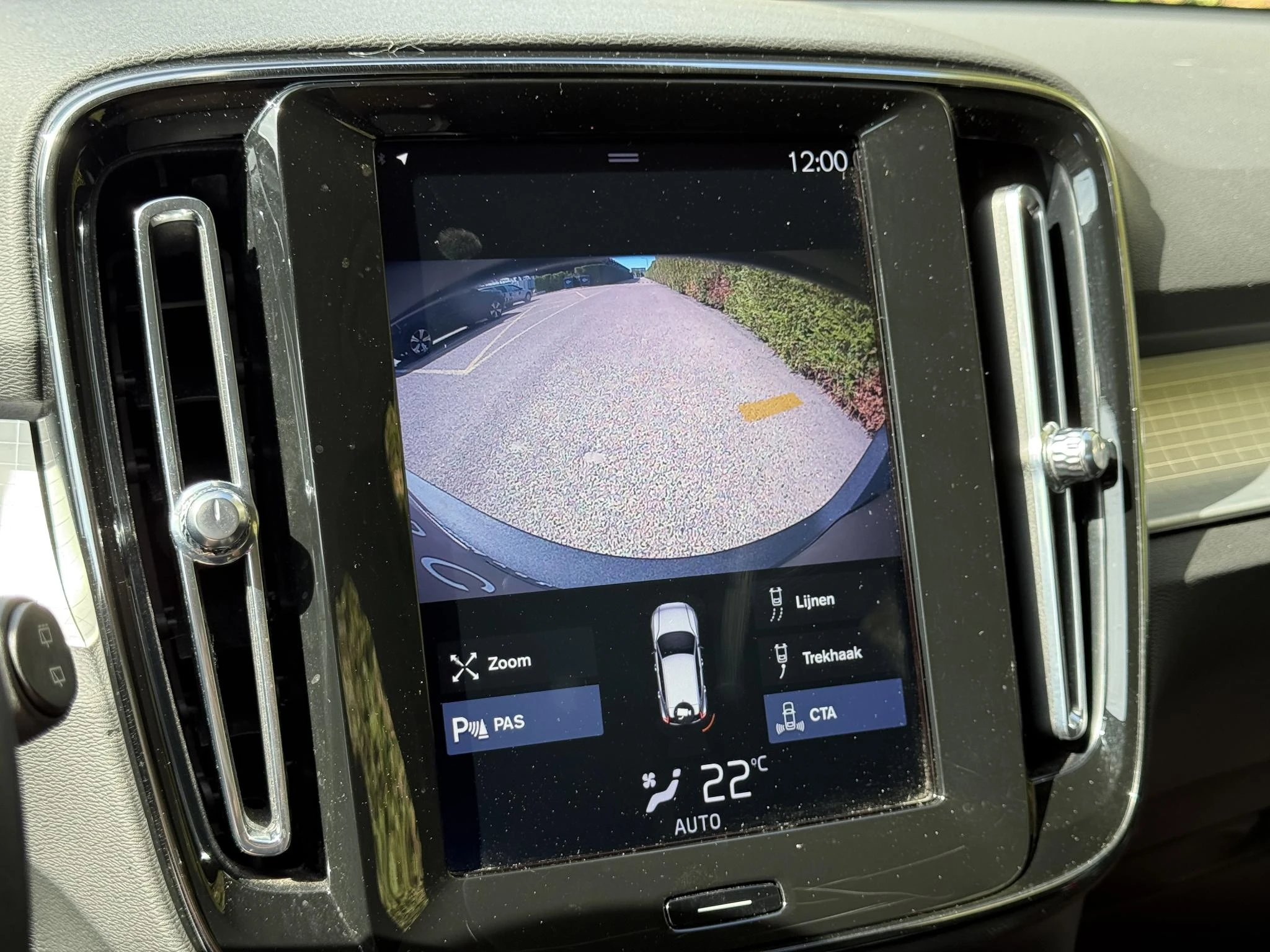 Volvo-XC40-image-3