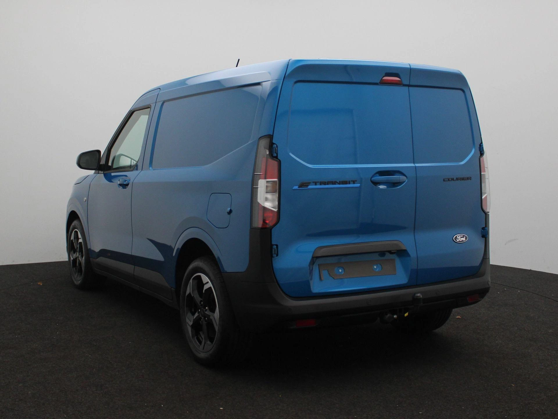 Ford E-Transit Courier Limited 44 kWh