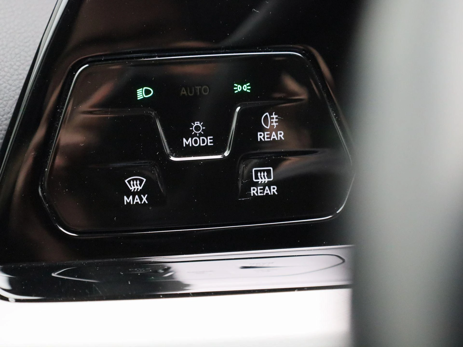 Volkswagen-Golf-image-26
