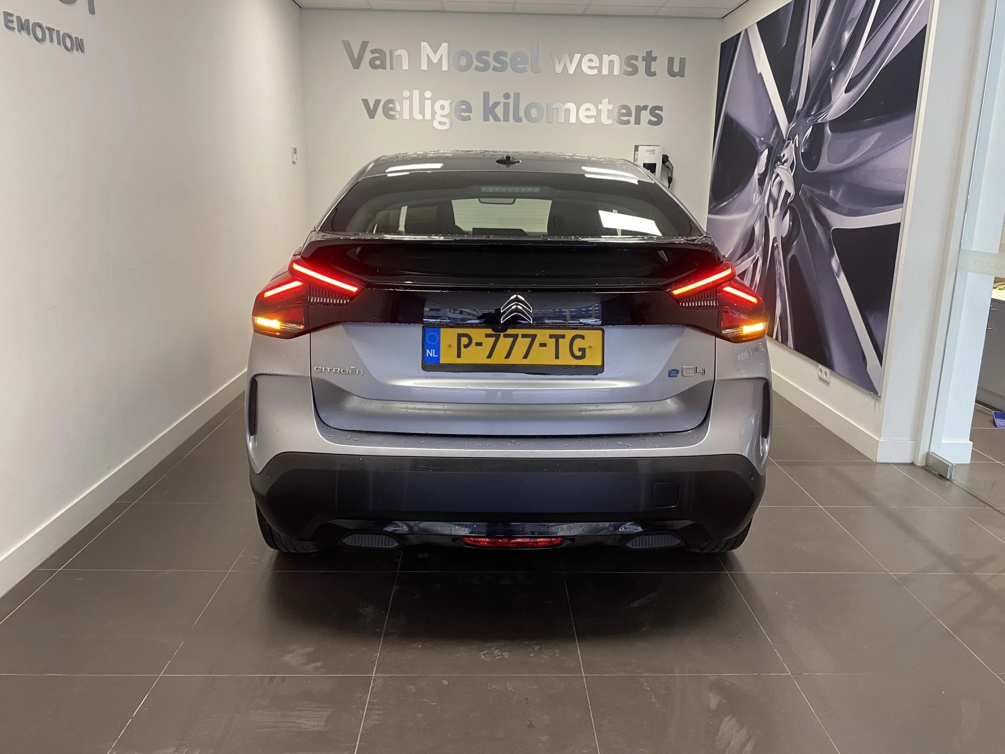 Citroën-ë-C4-image-4