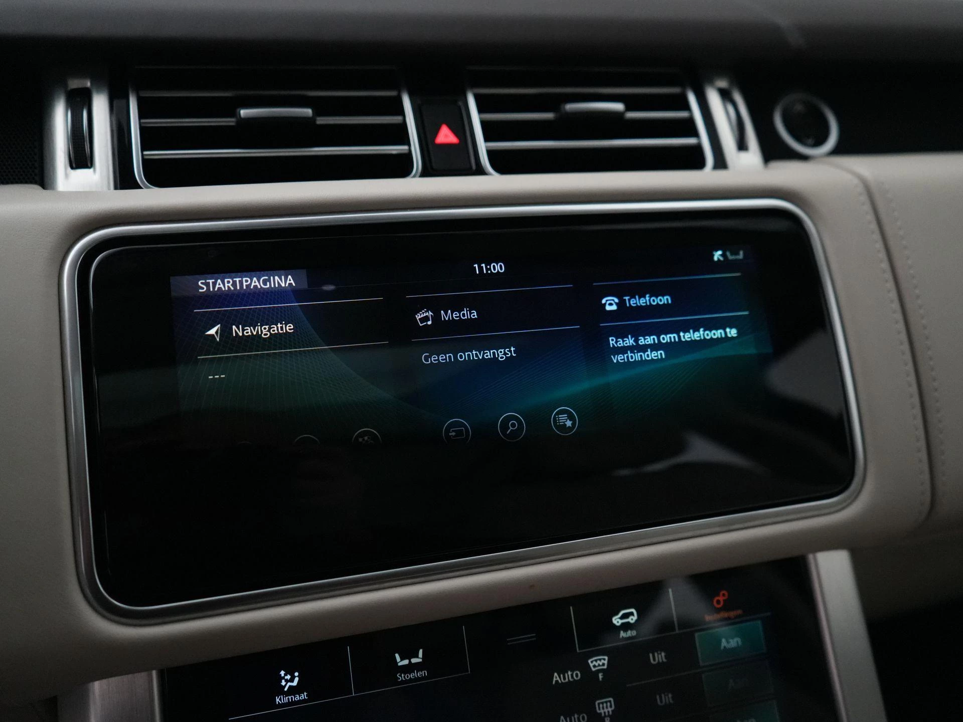 Land Rover-Range Rover-image-23