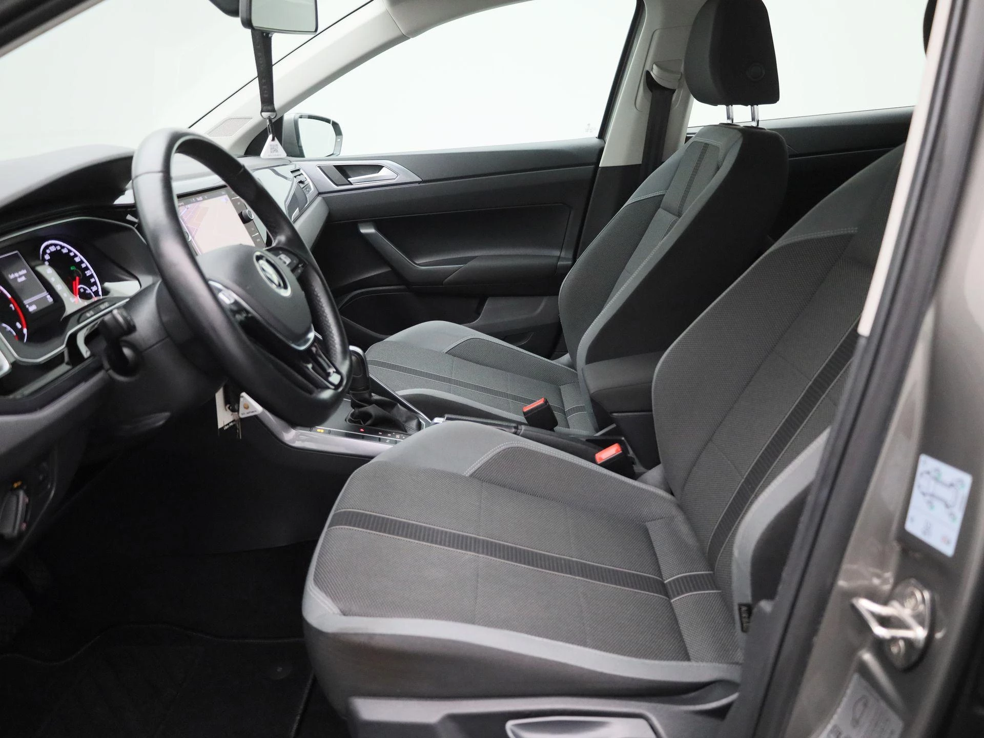 Volkswagen-Polo-image-7