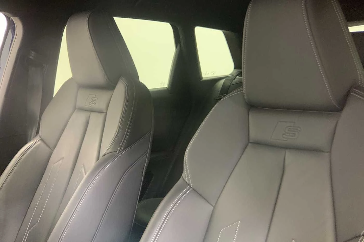 Audi-Q4 e-tron-image-8