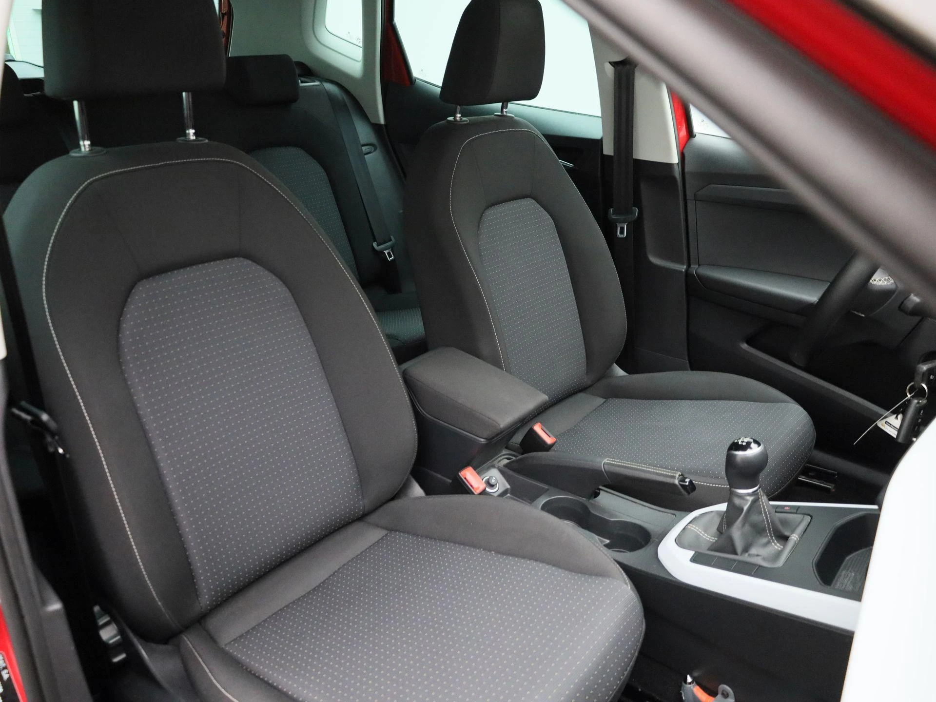 SEAT-Arona-image-34