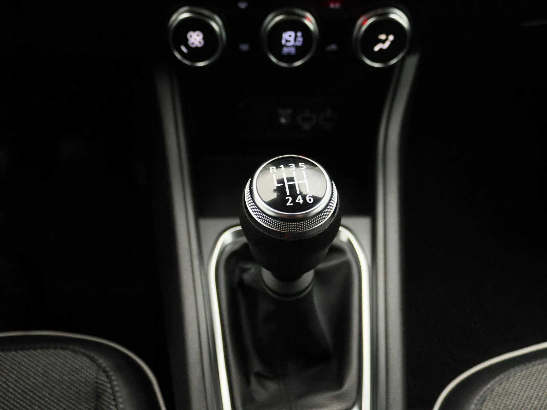 Renault-Captur-image-10