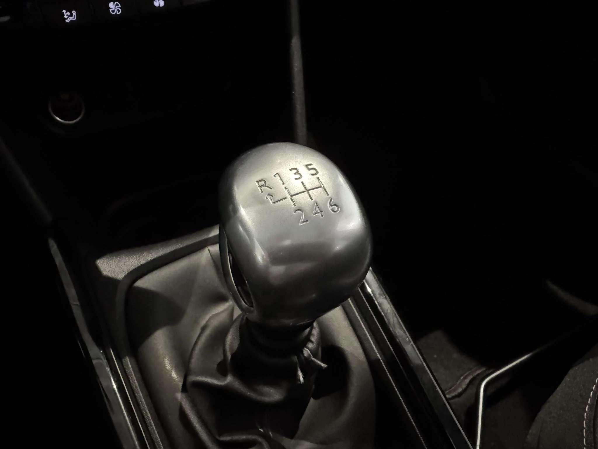 Peugeot-2008-image-18