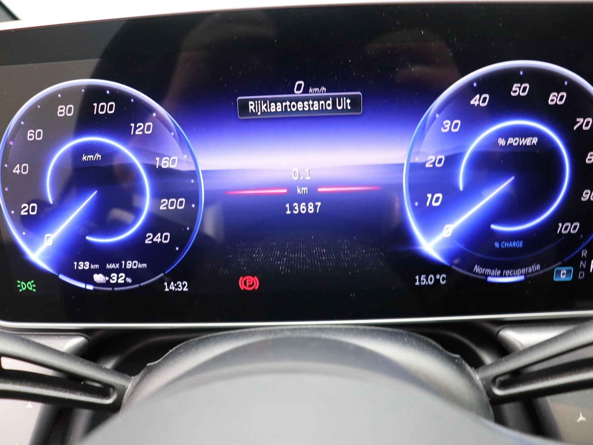 Mercedes-Benz EQE 300 AMG Line + AIRMATIC + PANORAMISCH DAK +