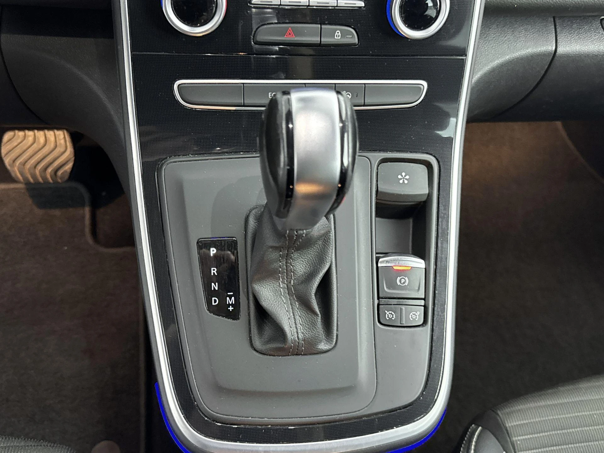 Renault-Grand Scénic-image-12