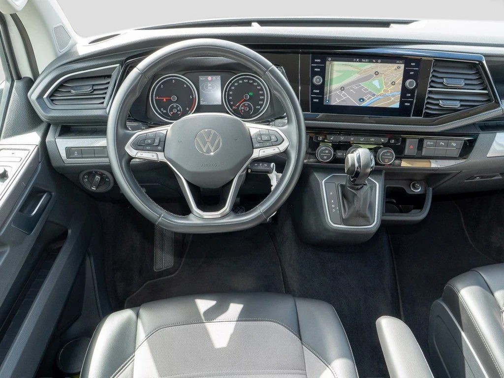 Volkswagen-Multivan-image-12