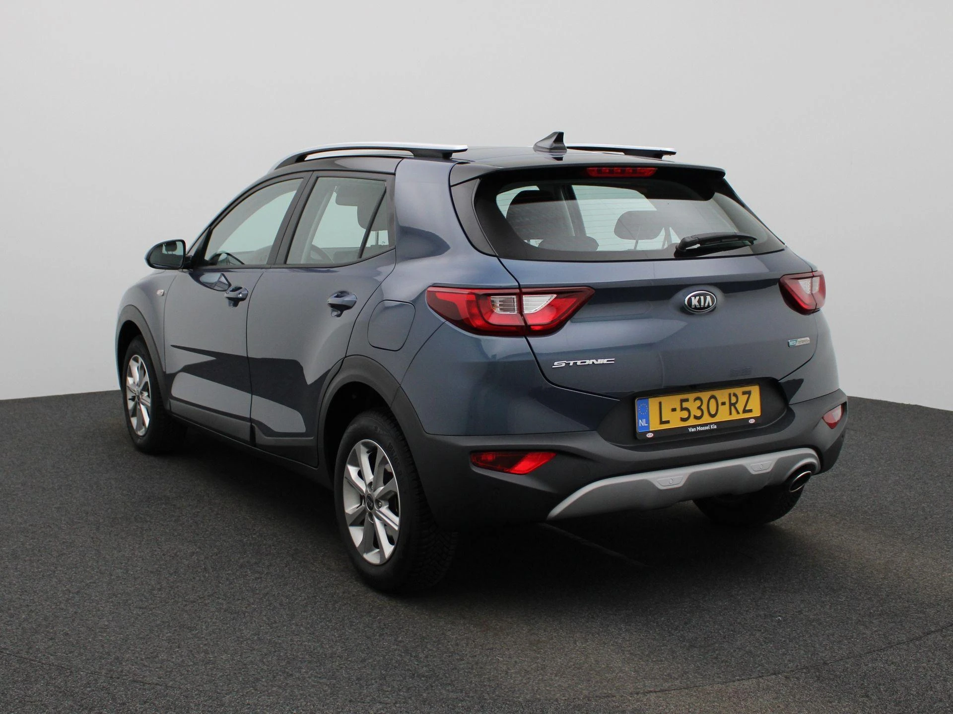 Kia-Stonic-image-1
