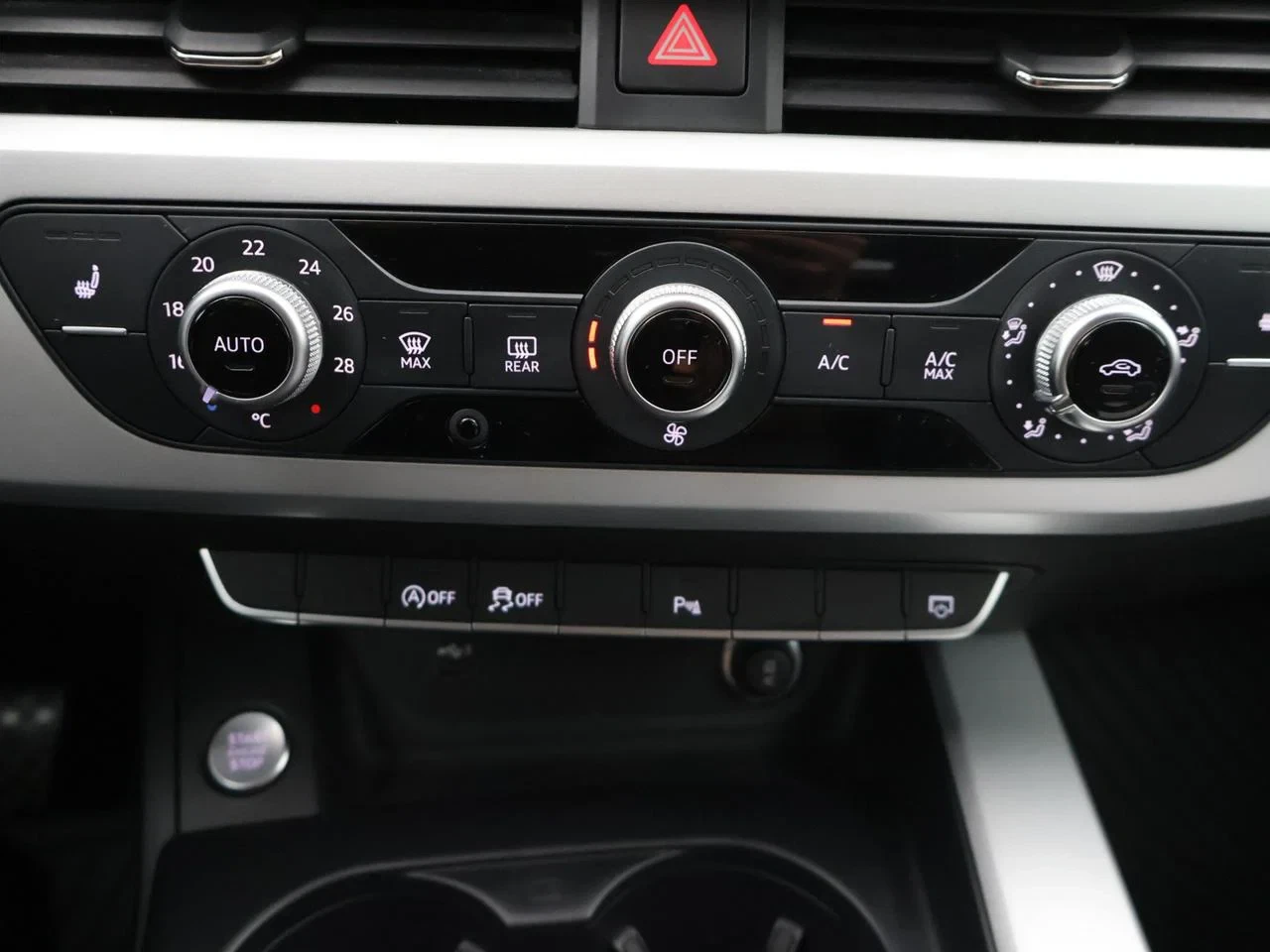 Audi A4 Avant 35 TFSI Business Edition *AUTOMAAT*SHADOWLOOK*ZETELVERWARMING*NAVI*BLTH*CRUISE*...