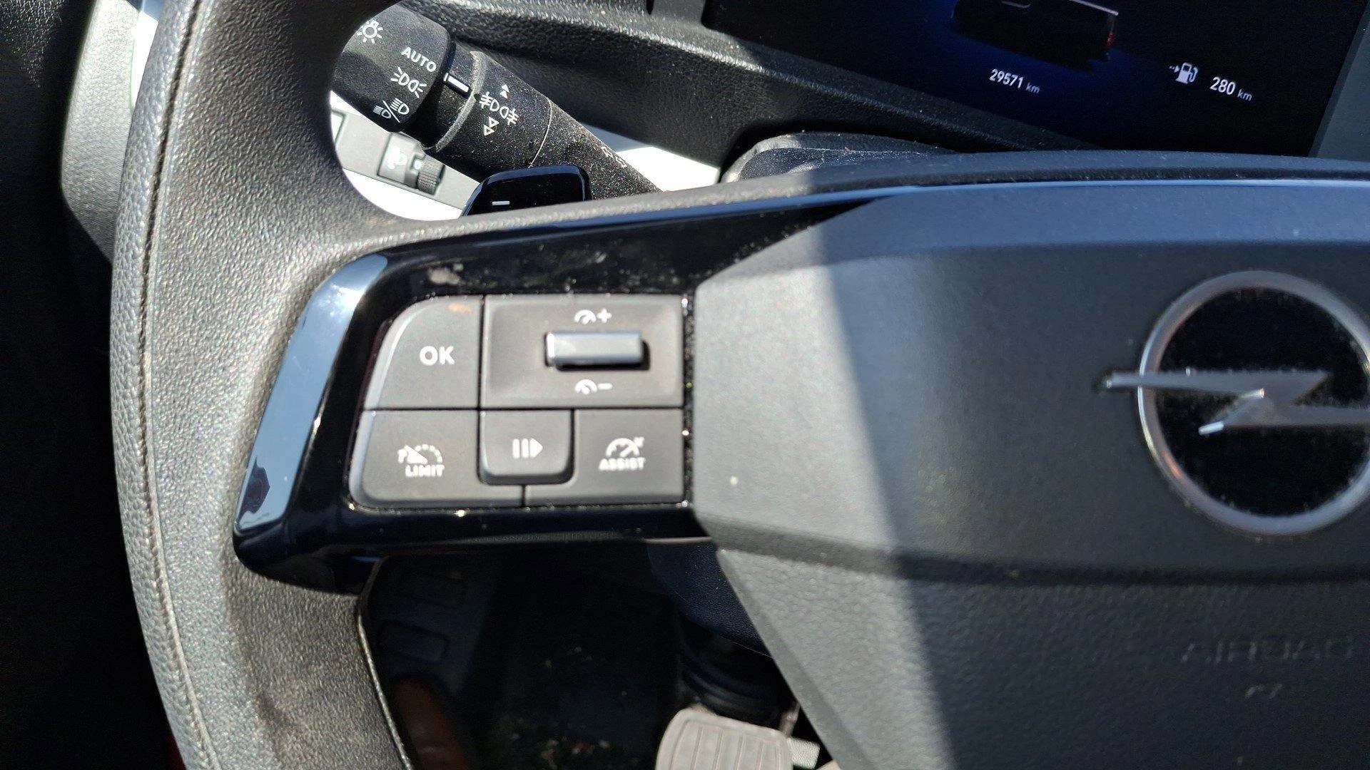 Opel-Vivaro-image-11