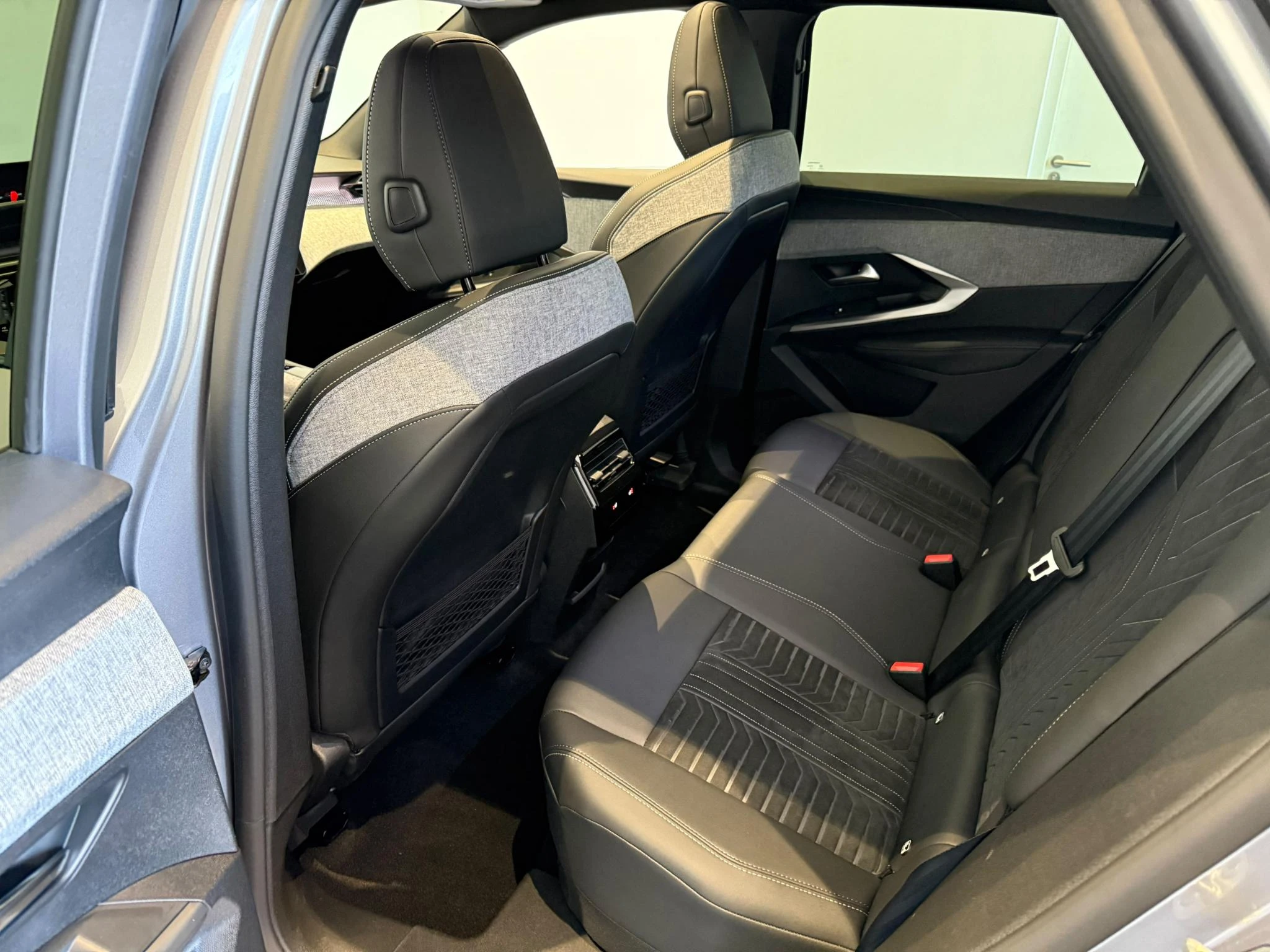 Peugeot-e-3008-image-13