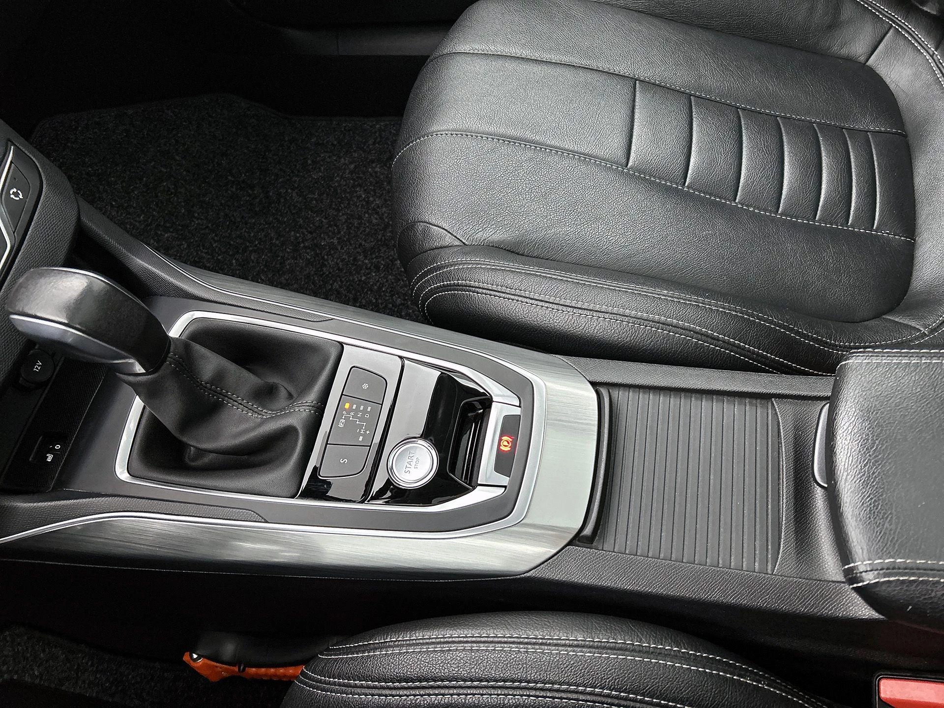 Peugeot 308 SW 1.2 PureTech Blue Lease Premium