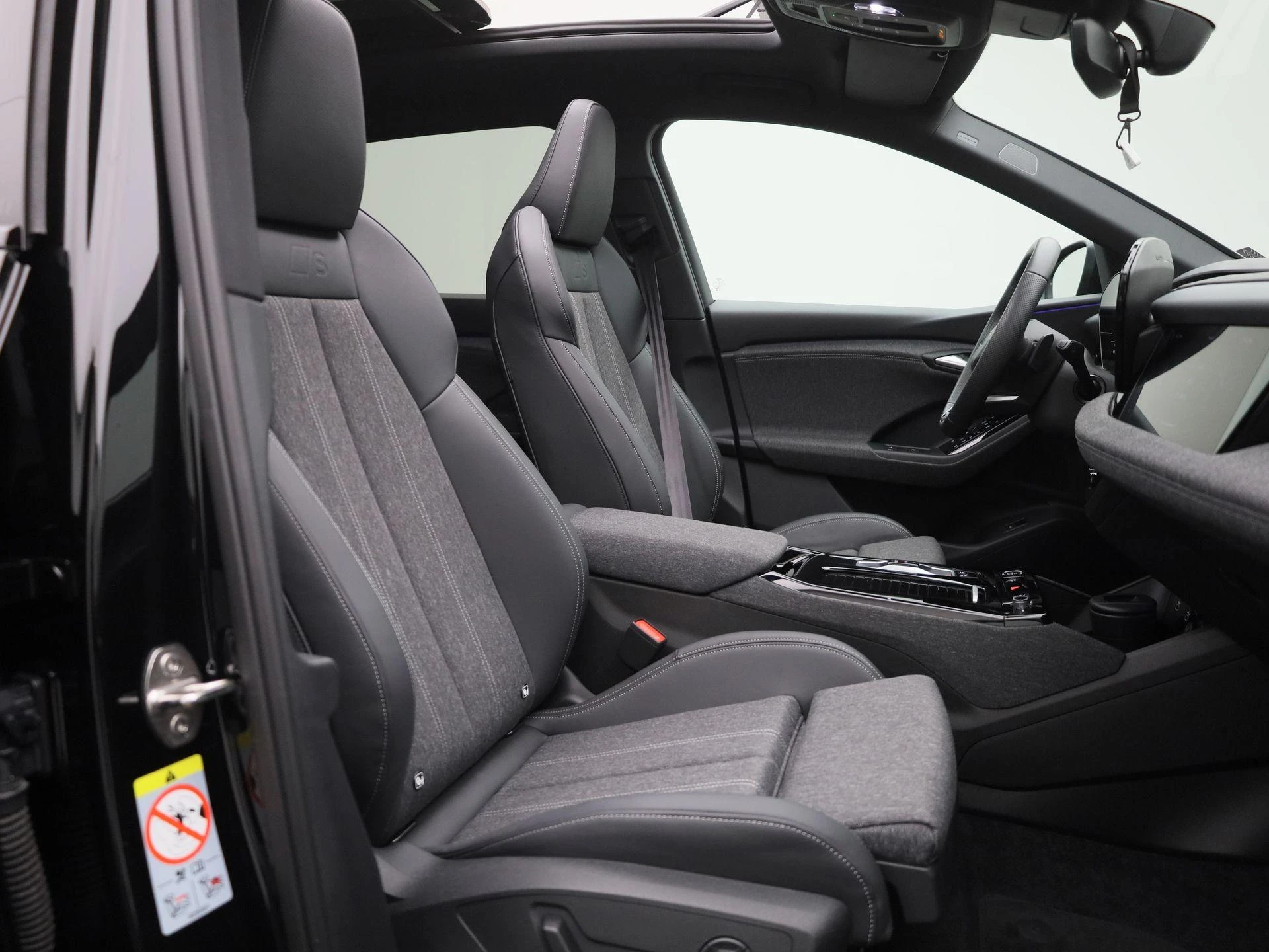 Audi-Q6 e-tron-image-43