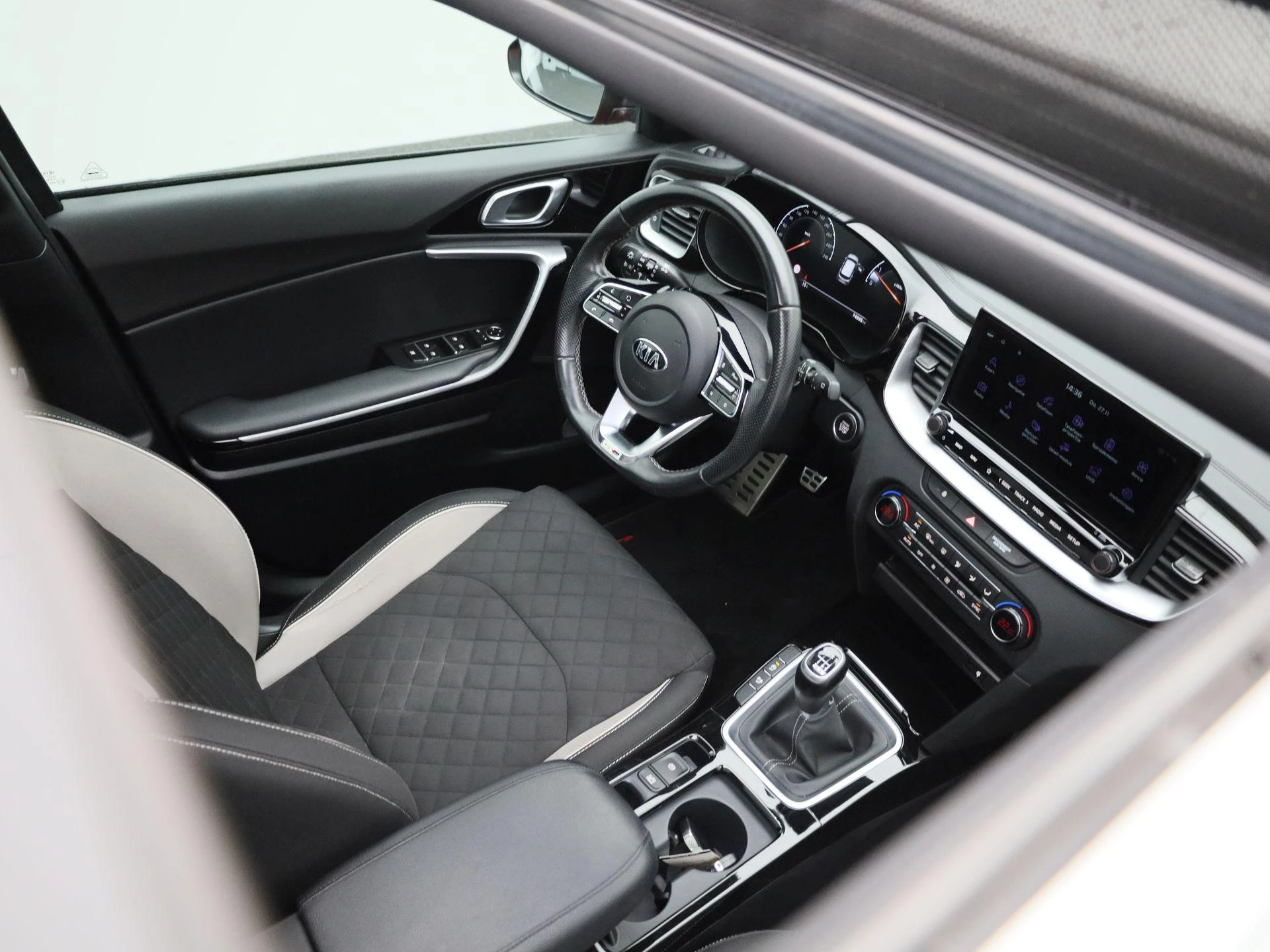 Kia-ProCeed-image-33