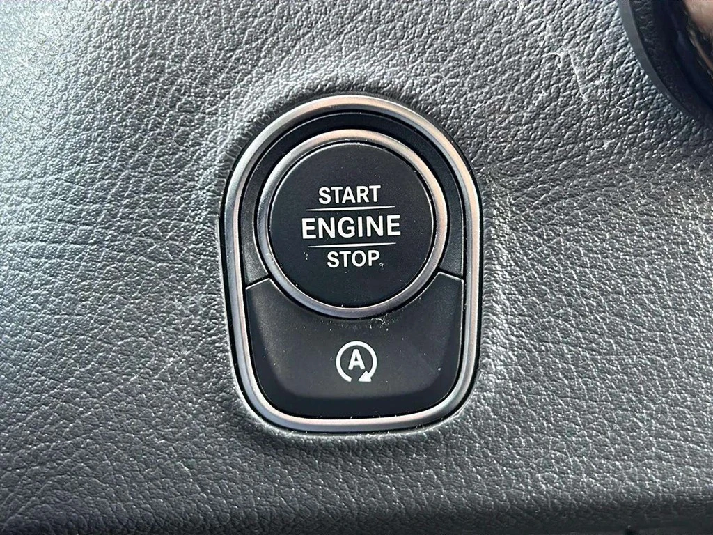 Mercedes-Benz-Sprinter-image-16