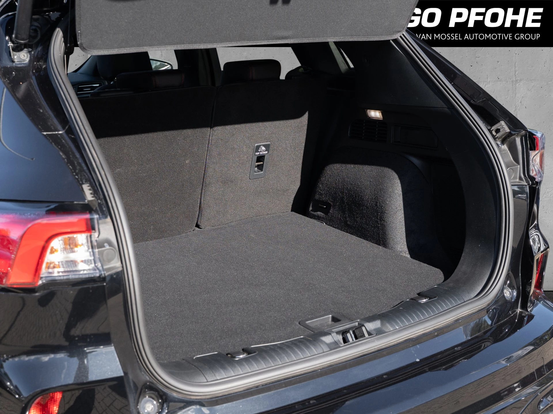 Ford Kuga ST-Line X*PANO*AHK*KAM*ACC*NAVI*SOUND-SYS.