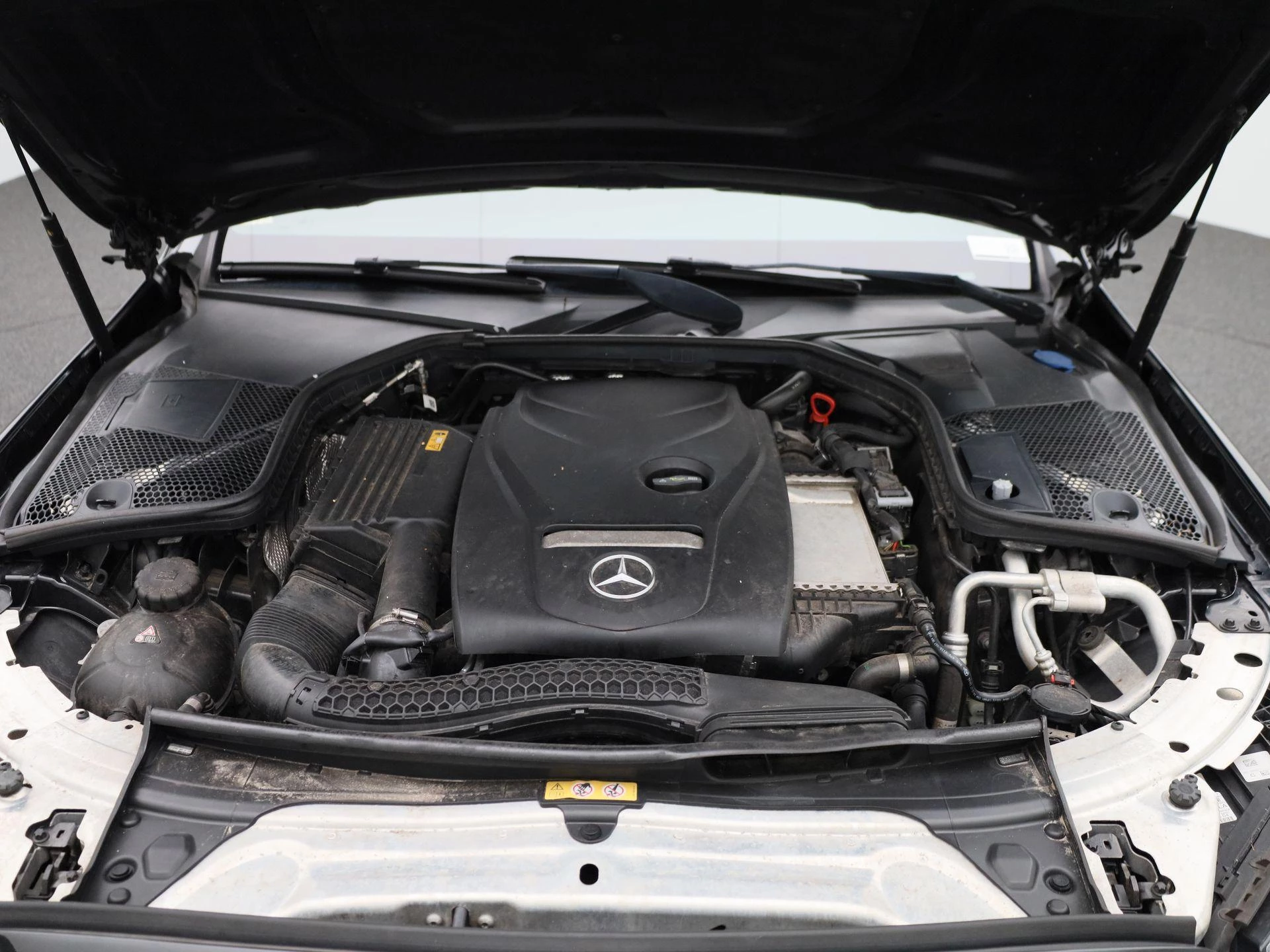 Mercedes-Benz-C-Klasse-image-44
