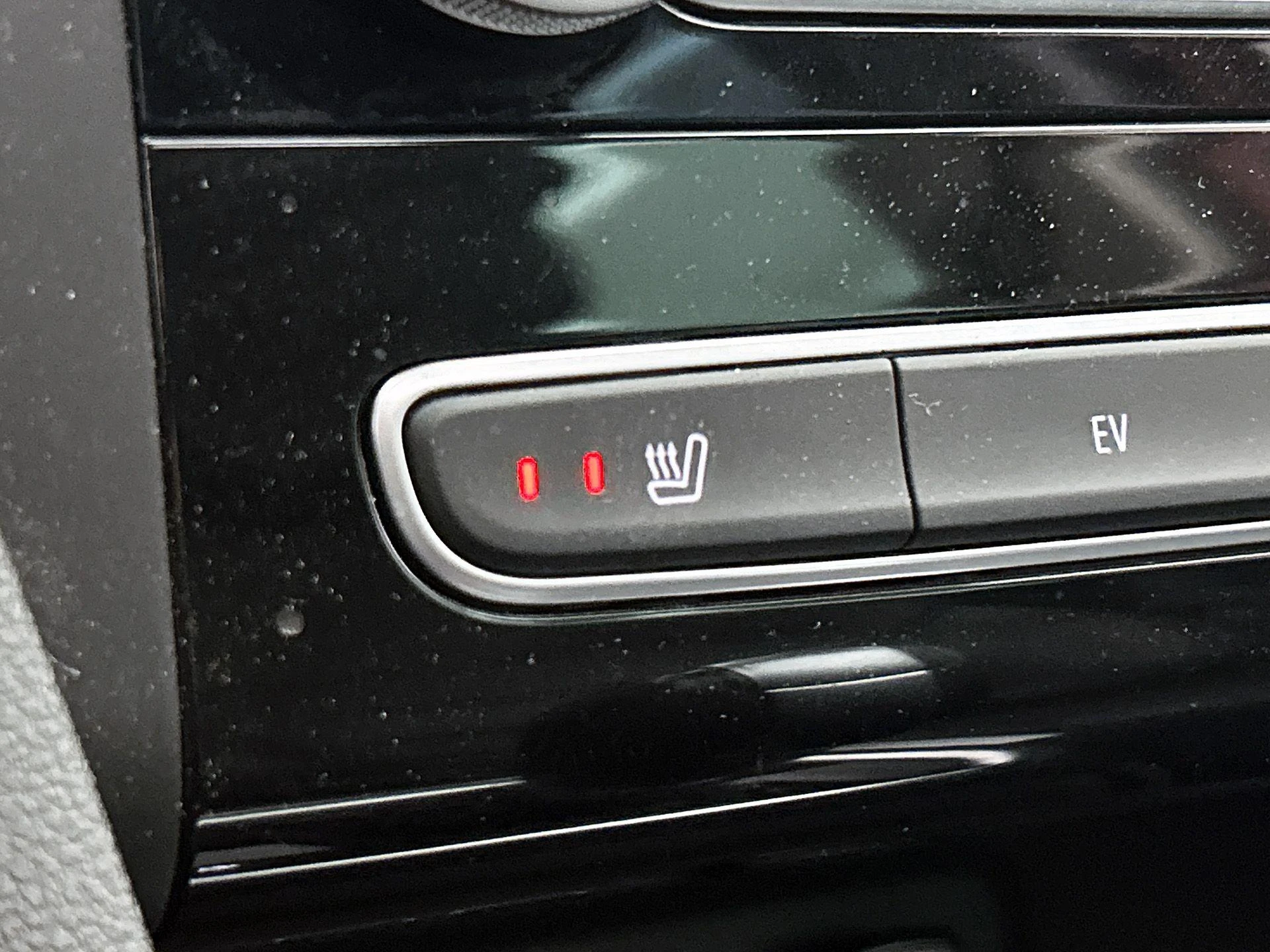 Renault-Megane E-Tech-image-7