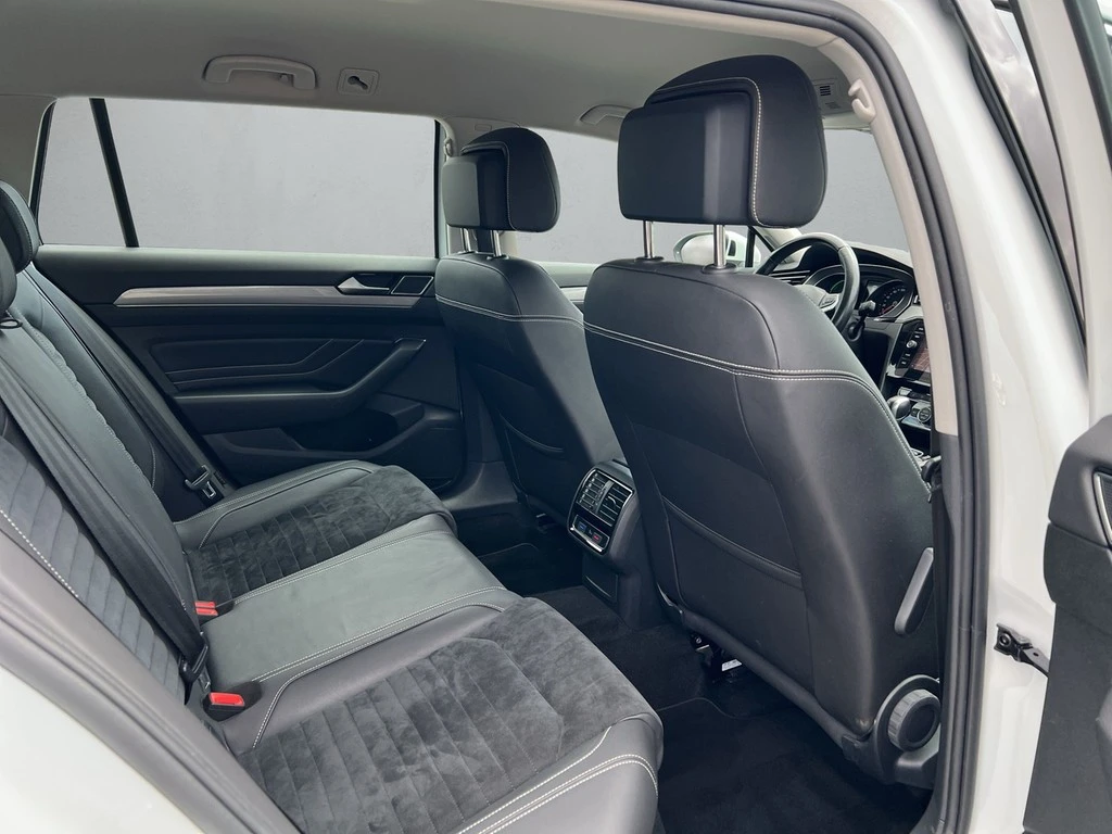 Volkswagen-Passat-image-11