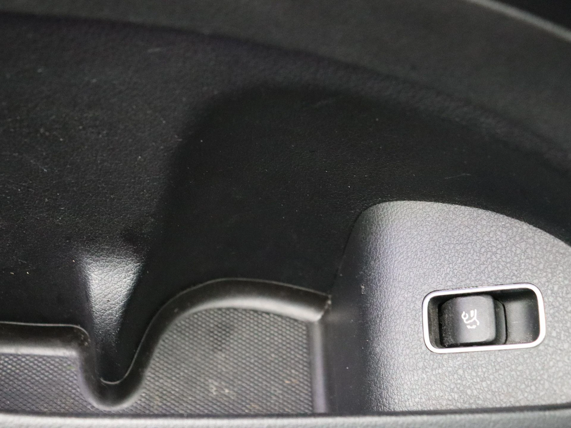 Mercedes-Benz-GLE-image-10