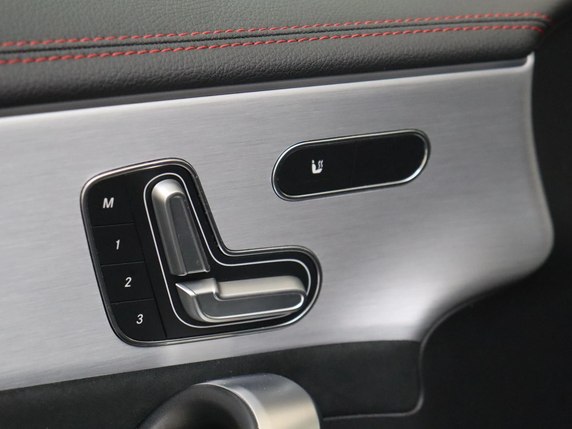 Mercedes-Benz-CLA-image-25