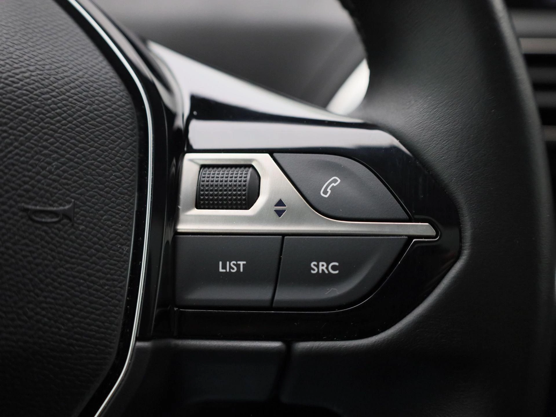 Peugeot-5008-image-16