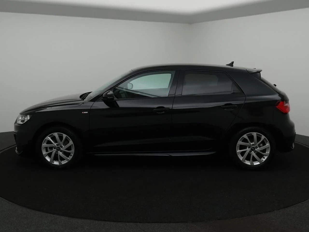 Audi-A1 Sportback-image-6