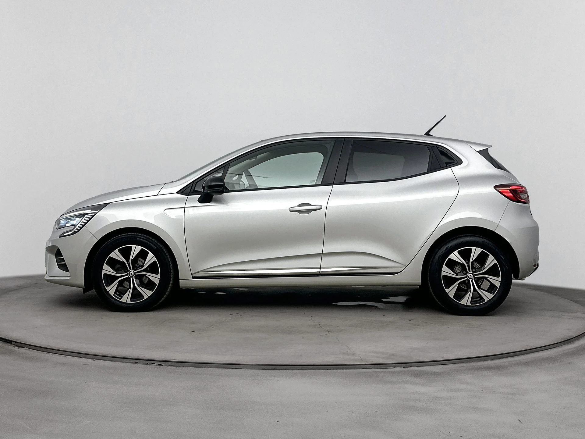 Renault-Clio-image-1