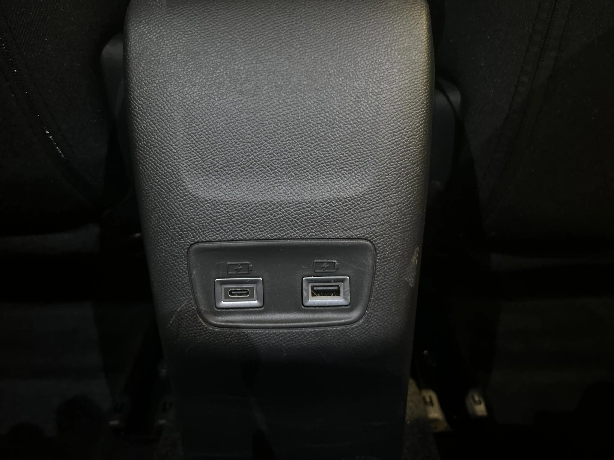 Peugeot-e-2008-image-22