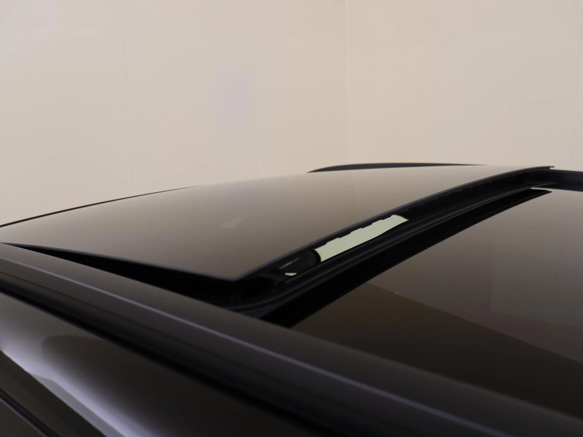 Mercedes-Benz-GLC-image-28