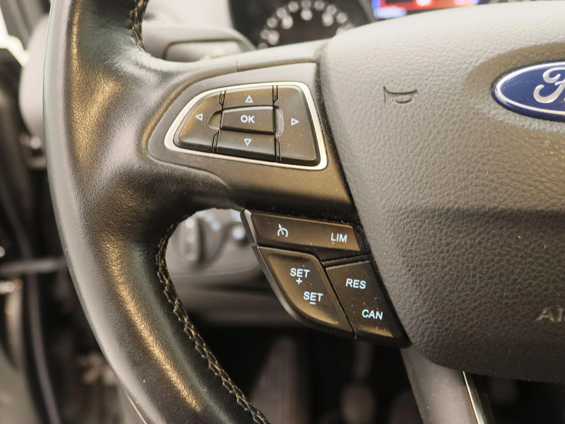 Ford-C-MAX-image-18