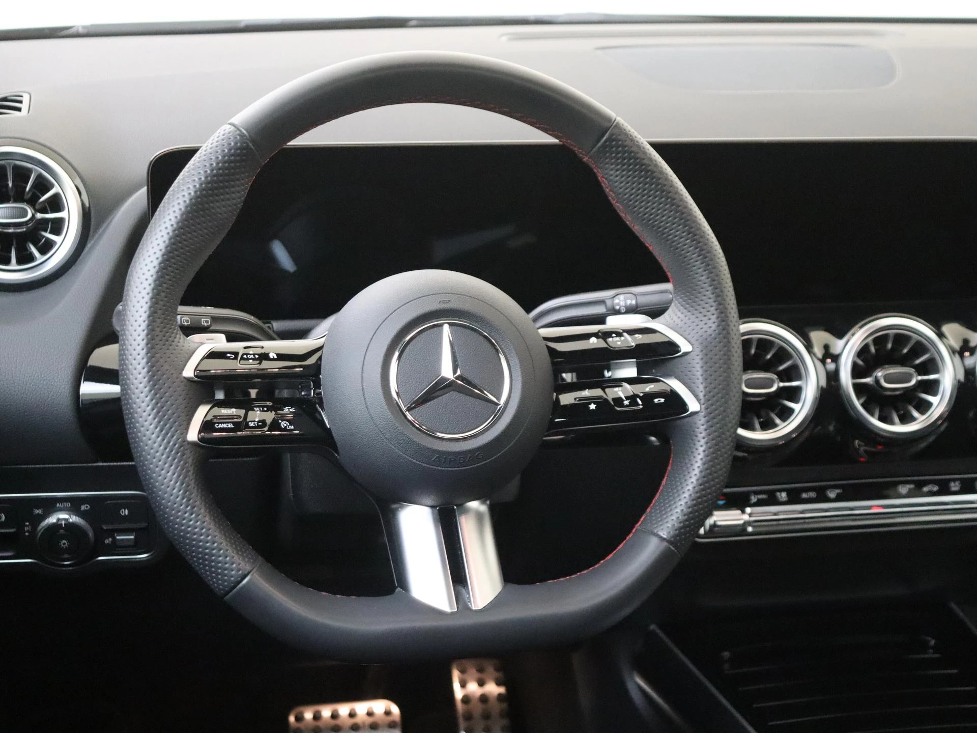 Mercedes-Benz-B-Klasse-image-9