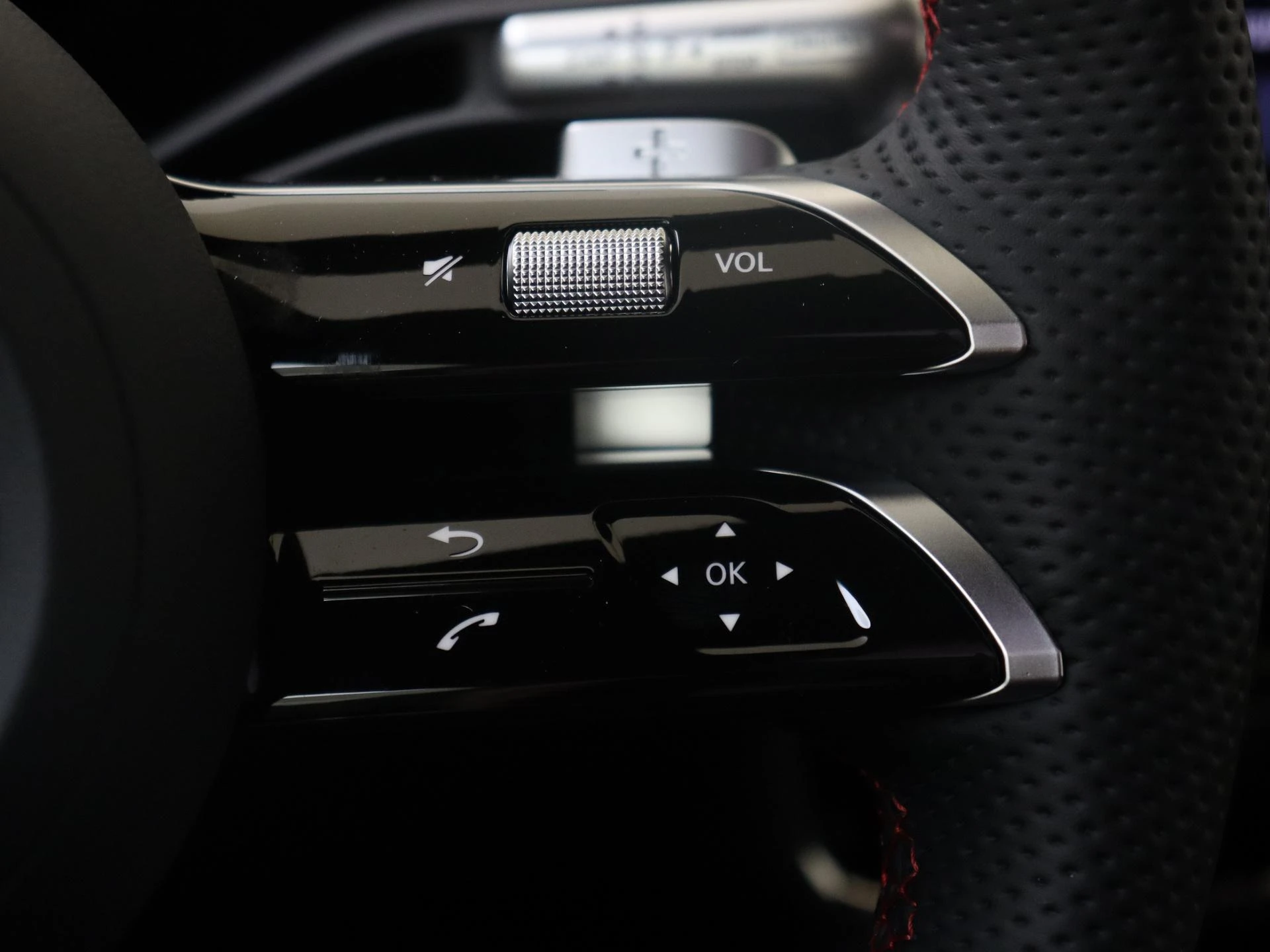 Mercedes-Benz-CLA-image-12