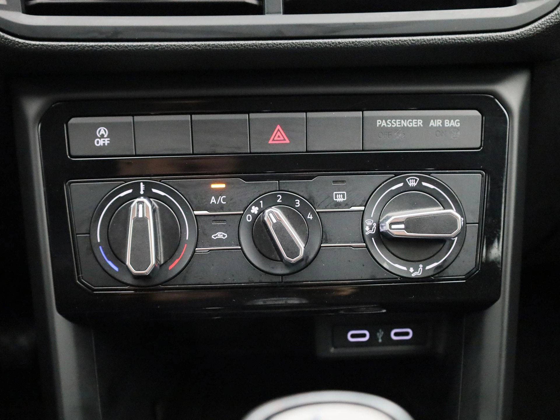 Volkswagen-T-Cross-image-16