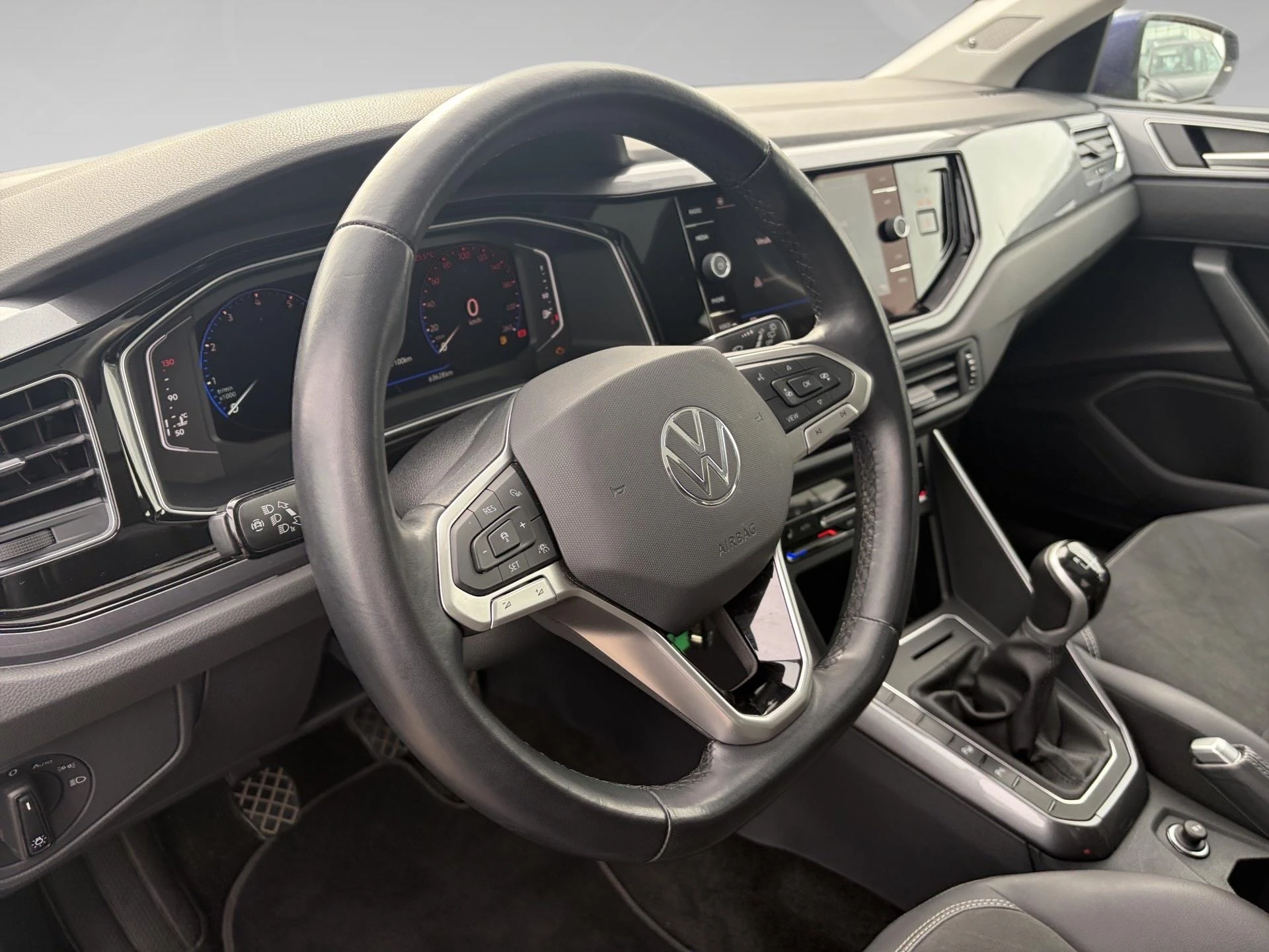 Volkswagen-Polo-image-6