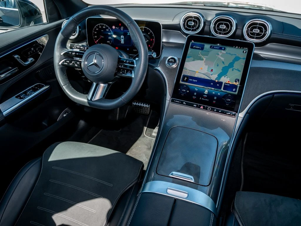 Mercedes-Benz-GLC 300 d-image-9